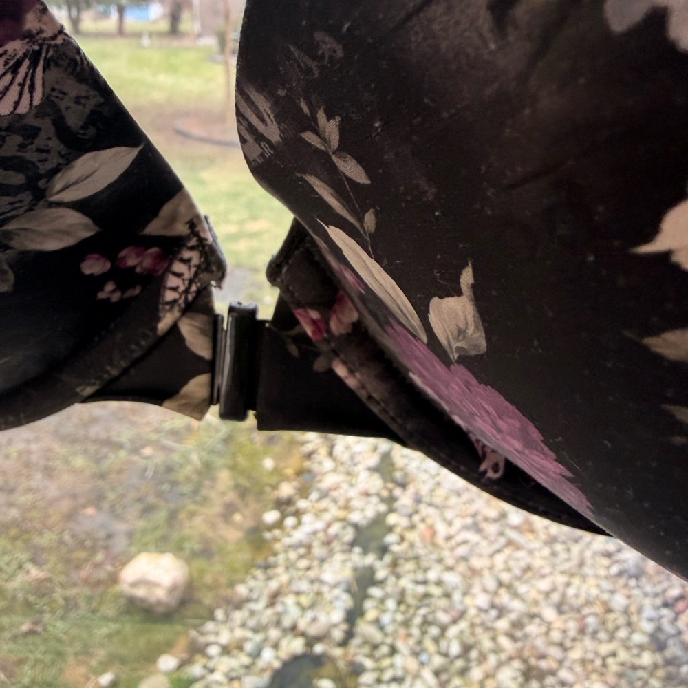 torrid Black Floral Front-Closure Underwire Bra - Picture 2 of 4